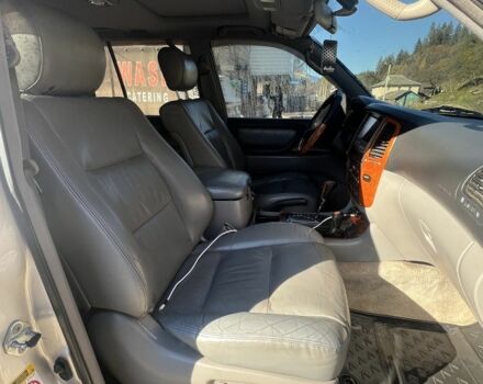 Серый Тойота Ленд Крузер 100, объемом двигателя 4.7 л и пробегом 370 тыс. км за 13500 $, фото 4 на Automoto.ua