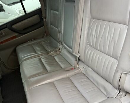 Серый Тойота Ленд Крузер 100, объемом двигателя 4.7 л и пробегом 377 тыс. км за 9500 $, фото 16 на Automoto.ua