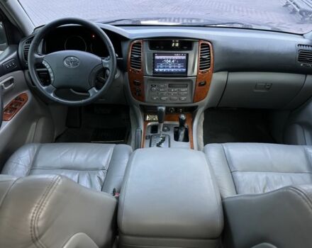 Серый Тойота Ленд Крузер 100, объемом двигателя 4.7 л и пробегом 440 тыс. км за 12500 $, фото 13 на Automoto.ua