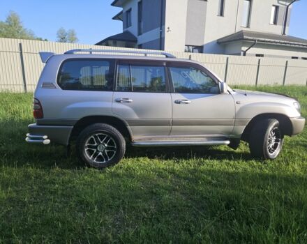 Серый Тойота Ленд Крузер 100, объемом двигателя 4.7 л и пробегом 265 тыс. км за 16700 $, фото 6 на Automoto.ua