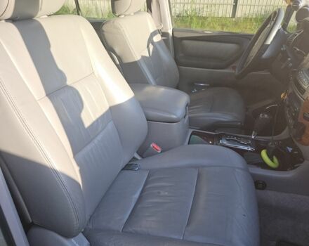 Серый Тойота Ленд Крузер 100, объемом двигателя 4.7 л и пробегом 265 тыс. км за 16700 $, фото 20 на Automoto.ua