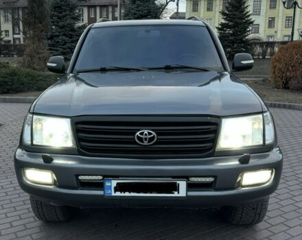 Серый Тойота Ленд Крузер 100, объемом двигателя 4.7 л и пробегом 440 тыс. км за 12500 $, фото 1 на Automoto.ua