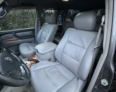 Серый Тойота Ленд Крузер 100, объемом двигателя 4.7 л и пробегом 440 тыс. км за 12500 $, фото 11 на Automoto.ua