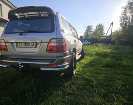 Серый Тойота Ленд Крузер 100, объемом двигателя 4.7 л и пробегом 265 тыс. км за 16700 $, фото 4 на Automoto.ua