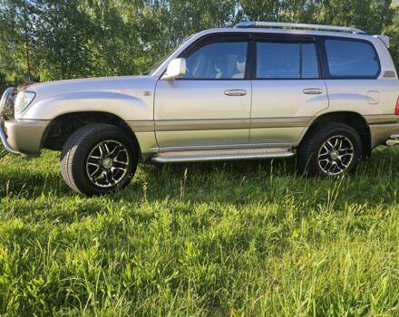 Серый Тойота Ленд Крузер 100, объемом двигателя 4.7 л и пробегом 265 тыс. км за 16700 $, фото 2 на Automoto.ua