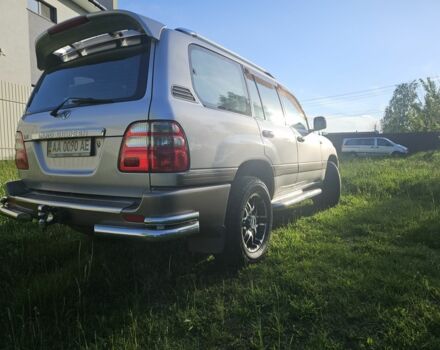 Серый Тойота Ленд Крузер 100, объемом двигателя 4.7 л и пробегом 265 тыс. км за 16700 $, фото 5 на Automoto.ua