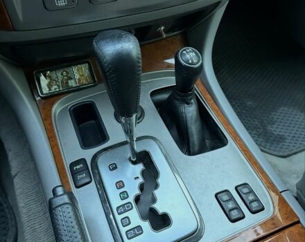 Серый Тойота Ленд Крузер 100, объемом двигателя 4.7 л и пробегом 440 тыс. км за 12500 $, фото 17 на Automoto.ua