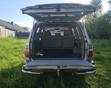 Серый Тойота Ленд Крузер 100, объемом двигателя 4.7 л и пробегом 265 тыс. км за 16700 $, фото 12 на Automoto.ua