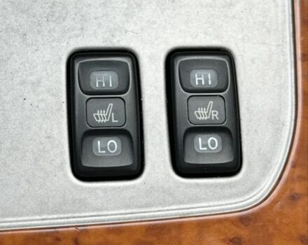 Серый Тойота Ленд Крузер 100, объемом двигателя 4.7 л и пробегом 440 тыс. км за 12500 $, фото 18 на Automoto.ua