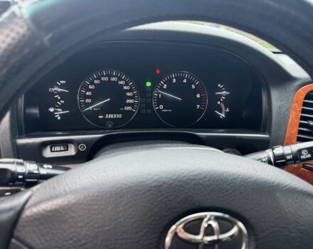 Серый Тойота Ленд Крузер 100, объемом двигателя 4.7 л и пробегом 335 тыс. км за 26500 $, фото 14 на Automoto.ua