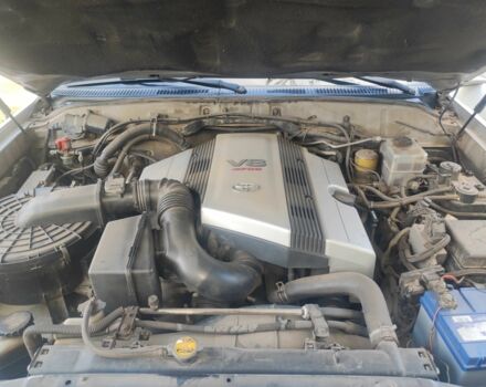 Серый Тойота Ленд Крузер 100, объемом двигателя 4.7 л и пробегом 343 тыс. км за 16900 $, фото 11 на Automoto.ua