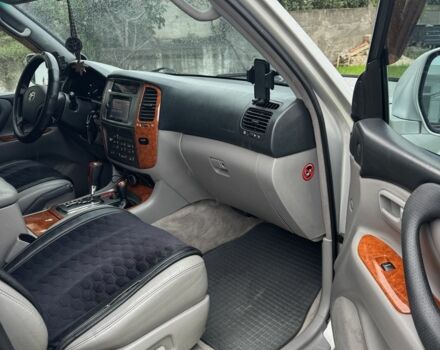 Серый Тойота Ленд Крузер 100, объемом двигателя 4.7 л и пробегом 335 тыс. км за 26500 $, фото 8 на Automoto.ua