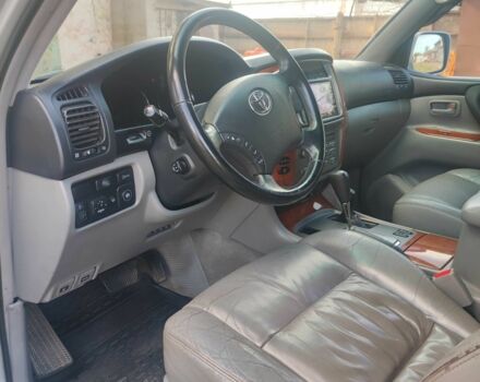 Серый Тойота Ленд Крузер 100, объемом двигателя 4.7 л и пробегом 343 тыс. км за 16900 $, фото 6 на Automoto.ua