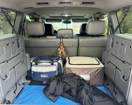 Серый Тойота Ленд Крузер 100, объемом двигателя 4.7 л и пробегом 335 тыс. км за 26500 $, фото 10 на Automoto.ua