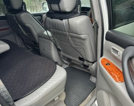 Серый Тойота Ленд Крузер 100, объемом двигателя 4.7 л и пробегом 335 тыс. км за 26500 $, фото 9 на Automoto.ua