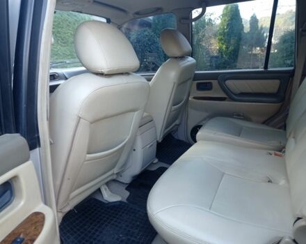 Серый Тойота Ленд Крузер 100, объемом двигателя 2.8 л и пробегом 210 тыс. км за 9999 $, фото 6 на Automoto.ua