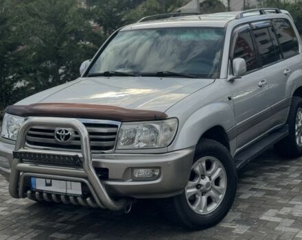 Серый Тойота Ленд Крузер 100, объемом двигателя 4.7 л и пробегом 335 тыс. км за 26500 $, фото 1 на Automoto.ua