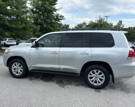 Серый Тойота Ленд Крузер 100, объемом двигателя 5.7 л и пробегом 42 тыс. км за 13000 $, фото 3 на Automoto.ua