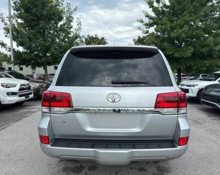 Серый Тойота Ленд Крузер 100, объемом двигателя 5.7 л и пробегом 42 тыс. км за 13000 $, фото 5 на Automoto.ua