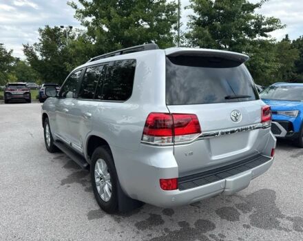 Серый Тойота Ленд Крузер 100, объемом двигателя 5.7 л и пробегом 42 тыс. км за 13000 $, фото 4 на Automoto.ua