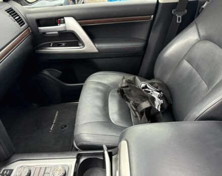 Серый Тойота Ленд Крузер 100, объемом двигателя 5.7 л и пробегом 42 тыс. км за 13000 $, фото 11 на Automoto.ua