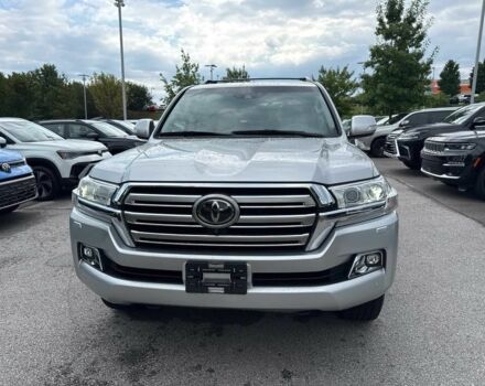 Серый Тойота Ленд Крузер 100, объемом двигателя 5.7 л и пробегом 42 тыс. км за 13000 $, фото 1 на Automoto.ua