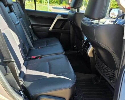 Серый Тойота Ленд Крузер 100, объемом двигателя 2.8 л и пробегом 12 тыс. км за 32000 $, фото 11 на Automoto.ua