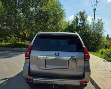 Серый Тойота Ленд Крузер 100, объемом двигателя 2.8 л и пробегом 12 тыс. км за 32000 $, фото 6 на Automoto.ua