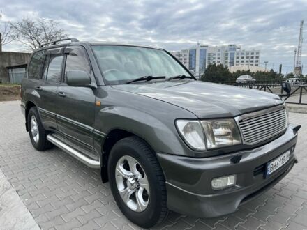 Тойота Ленд Крузер 100 1999 в Одессе на Automoto.ua Серый Тойота Ленд Крузер 100, объемом двигателя 4.7 л и пробегом 307 тыс. км за 11500 $, фото 1 на Automoto.ua
