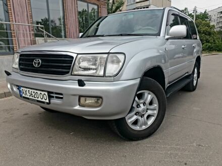 Тойота Ленд Крузер 100 1999 в Харькове на Automoto.ua Серый Тойота Ленд Крузер 100, объемом двигателя 4.7 л и пробегом 400 тыс. км за 13999 $, фото 1 на Automoto.ua