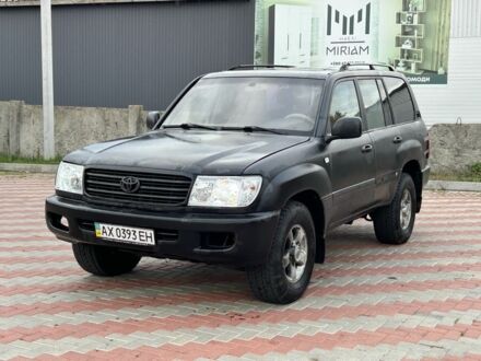 Серый Тойота Ленд Крузер 100, объемом двигателя 4.7 л и пробегом 300 тыс. км за 5950 $, фото 1 на Automoto.ua