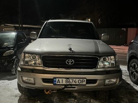 Тойота Ленд Крузер 100 2001 у Ирпене на Automoto.ua Сірий Тойота Ленд Крузер 100, об'ємом двигуна 4.7 л та пробігом 385 тис. км за 12000 $, фото 1 на Automoto.ua