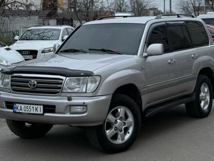 Серый Тойота Ленд Крузер 100, объемом двигателя 4.7 л и пробегом 377 тыс. км за 9500 $, фото 1 на Automoto.ua