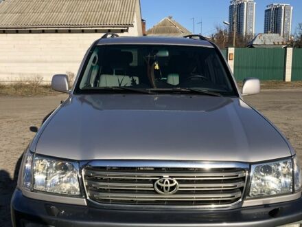 Тойота Ленд Крузер 100 2004 у Києві на Automoto.ua Сірий Тойота Ленд Крузер 100, об'ємом двигуна 4.7 л та пробігом 360 тис. км за 15000 $, фото 1 на Automoto.ua