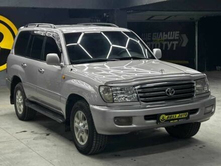 Серый Тойота Ленд Крузер 100, объемом двигателя 4.7 л и пробегом 385 тыс. км за 10200 $, фото 1 на Automoto.ua