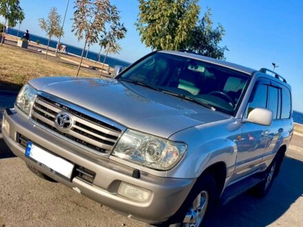 Тойота Ленд Крузер 100 2006 у Черкасах на Automoto.ua Сірий Тойота Ленд Крузер 100, об'ємом двигуна 4.16 л та пробігом 330 тис. км за 21300 $, фото 1 на Automoto.ua