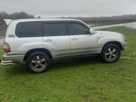 Сірий Тойота Ленд Крузер 100, об'ємом двигуна 4 л та пробігом 377 тис. км за 10700 $, фото 1 на Automoto.ua