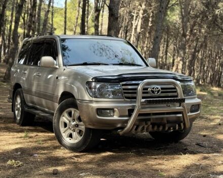 Серый Тойота Ленд Крузер 100, объемом двигателя 4.7 л и пробегом 335 тыс. км за 26500 $, фото 1 на Automoto.ua