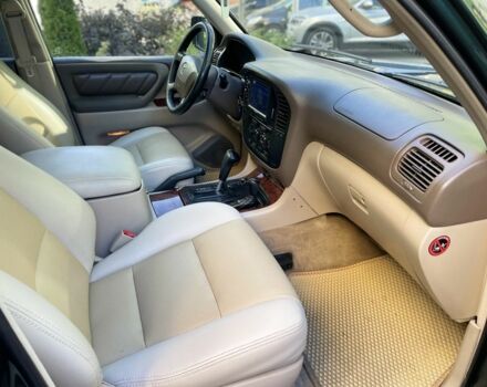 Зеленый Тойота Ленд Крузер 100, объемом двигателя 4.7 л и пробегом 400 тыс. км за 8800 $, фото 9 на Automoto.ua