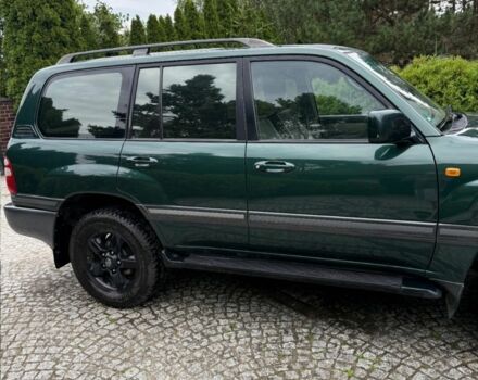 Зеленый Тойота Ленд Крузер 100, объемом двигателя 0 л и пробегом 327 тыс. км за 3300 $, фото 4 на Automoto.ua