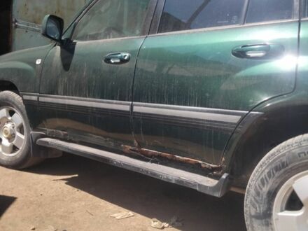 Тойота Ленд Крузер 100 2000 в Одессе на Automoto.ua Зеленый Тойота Ленд Крузер 100, объемом двигателя 4.7 л и пробегом 300 тыс. км за 8600 $, фото 1 на Automoto.ua