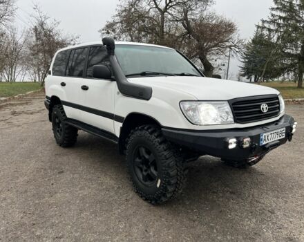 Серый Тойота Ленд Крузер 105, объемом двигателя 4.5 л и пробегом 210 тыс. км за 23000 $, фото 2 на Automoto.ua