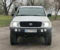 Серый Тойота Ленд Крузер 105, объемом двигателя 4.5 л и пробегом 210 тыс. км за 23000 $, фото 1 на Automoto.ua