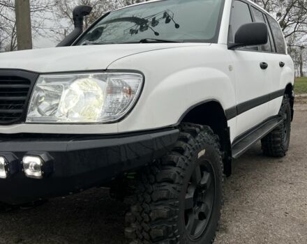 Серый Тойота Ленд Крузер 105, объемом двигателя 4.5 л и пробегом 210 тыс. км за 23000 $, фото 5 на Automoto.ua