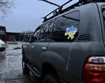 Серый Тойота Ленд Крузер 105, объемом двигателя 4.2 л и пробегом 3 тыс. км за 25000 $, фото 3 на Automoto.ua