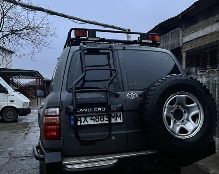 Серый Тойота Ленд Крузер 105, объемом двигателя 4.2 л и пробегом 3 тыс. км за 25000 $, фото 2 на Automoto.ua