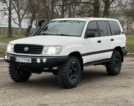 Серый Тойота Ленд Крузер 105, объемом двигателя 4.5 л и пробегом 210 тыс. км за 23000 $, фото 1 на Automoto.ua