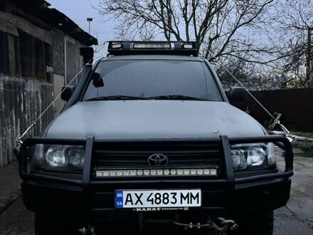 Серый Тойота Ленд Крузер 105, объемом двигателя 4.2 л и пробегом 3 тыс. км за 25000 $, фото 1 на Automoto.ua