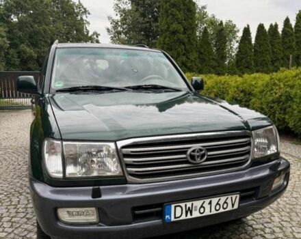 Зеленый Тойота Ленд Крузер 105, объемом двигателя 4.2 л и пробегом 265 тыс. км за 3300 $, фото 1 на Automoto.ua