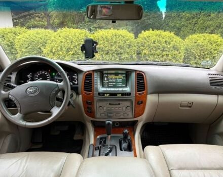 Зеленый Тойота Ленд Крузер 105, объемом двигателя 4.2 л и пробегом 265 тыс. км за 3300 $, фото 4 на Automoto.ua